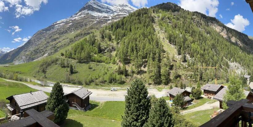 בית מלון כפרי Les Bouquetins