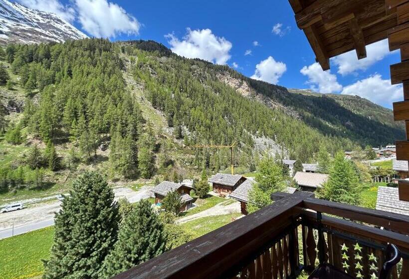 בית מלון כפרי Les Bouquetins