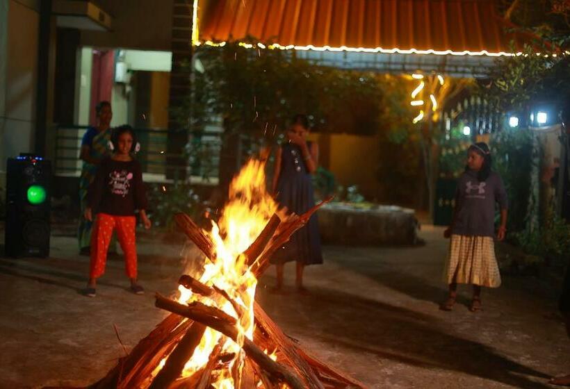 호텔 Nakshatra Resort