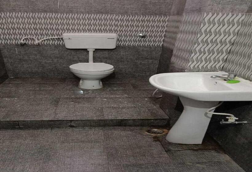 בית מלון כפרי Oyo 70405 K