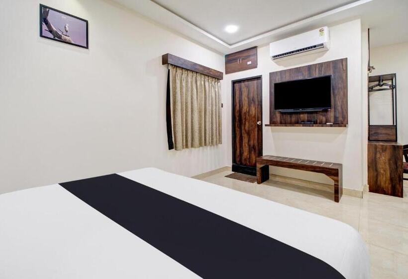 Super Hotel O Vijayawada Near Railway Station