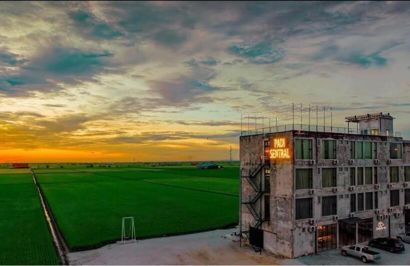 בית מלון כפרי Padi Sentral @ Sekinchan