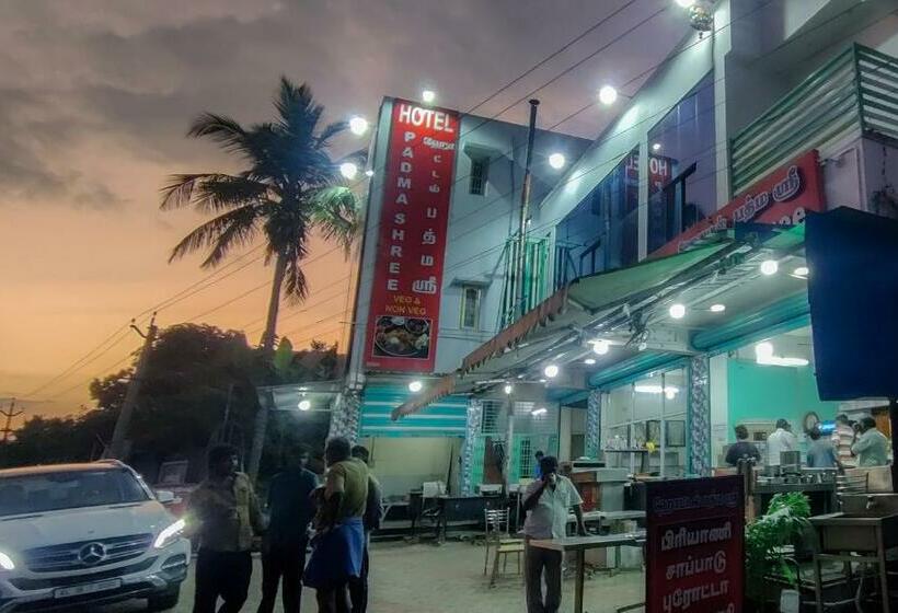 فندق Padma Shree