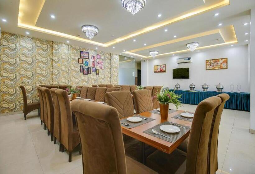 Отель Royal Regency