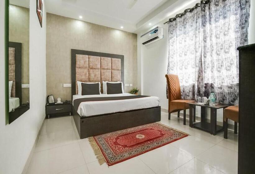 Отель Royal Regency