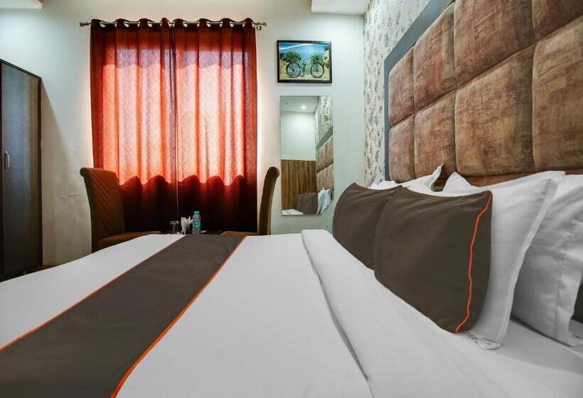 Отель Royal Regency