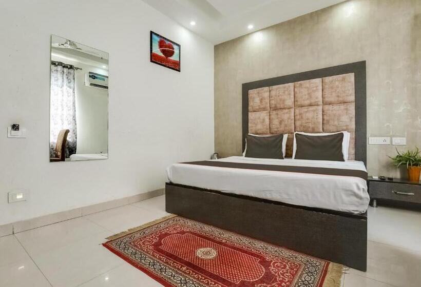 בית מלון כפרי Royal Regency