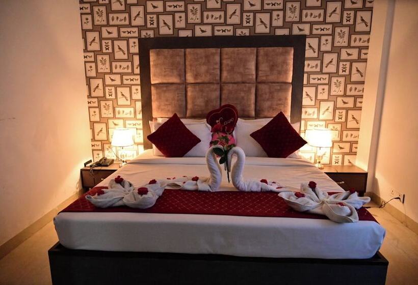 Отель Royal Regency