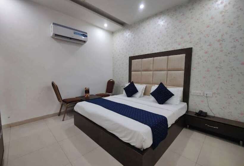 Отель Royal Regency