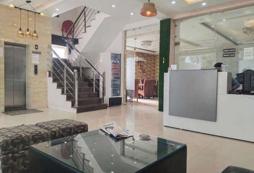 Отель Royal Regency