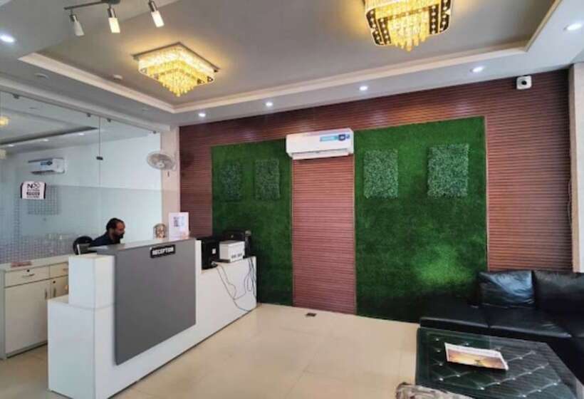 Отель Royal Regency