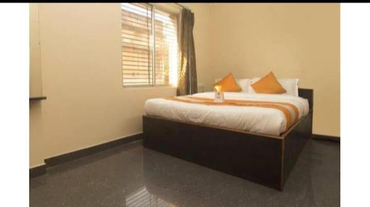 Отель Skyline Lodge