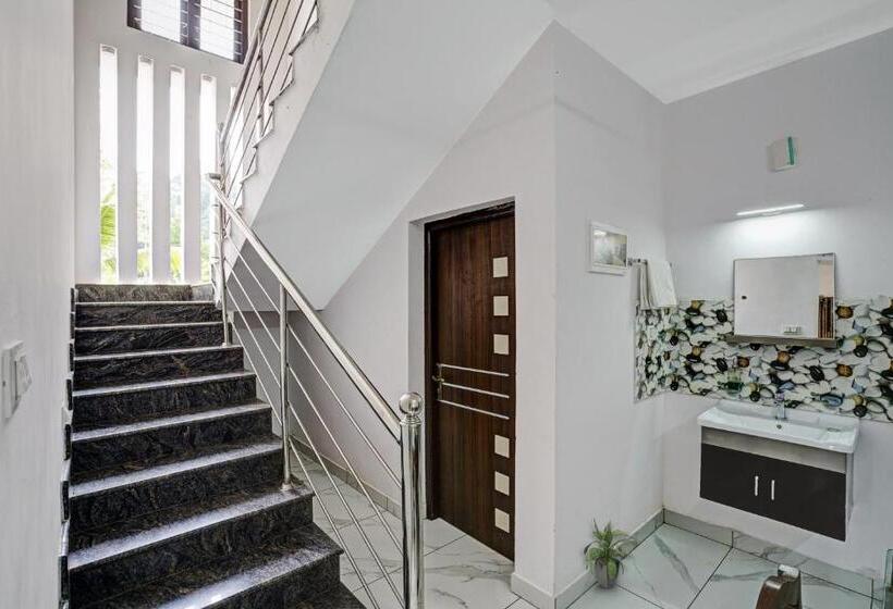 Отель Spot On 804461 Shalom Palace Residency