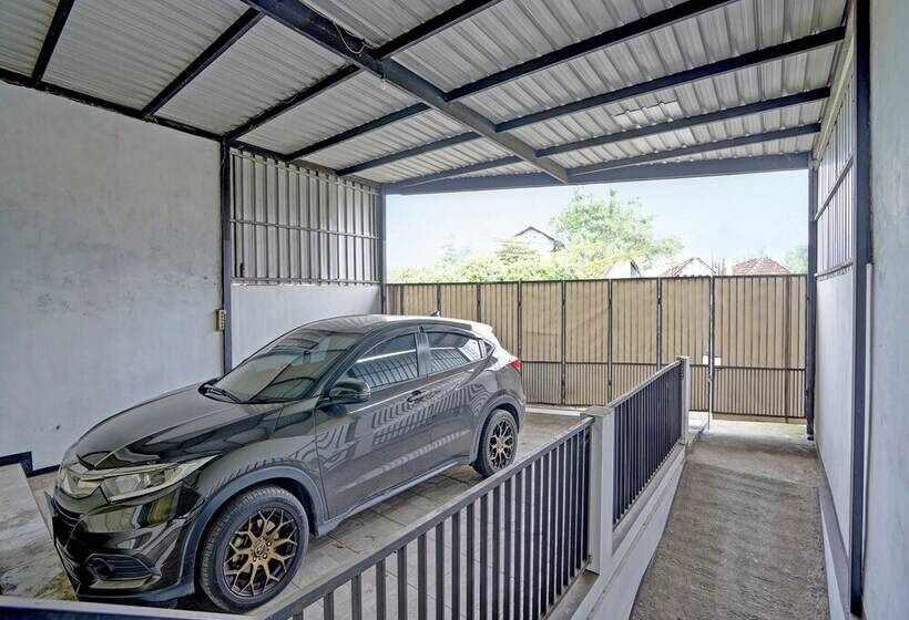 فندق Spot On 91947 Kost Barokah Syariah