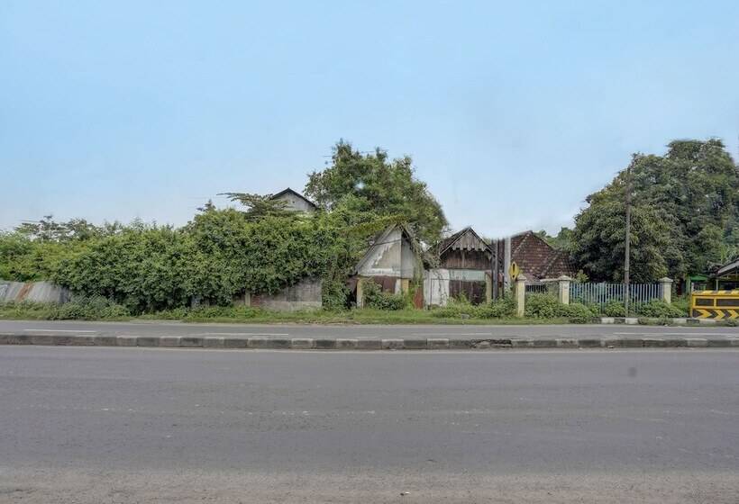 فندق Spot On 91947 Kost Barokah Syariah