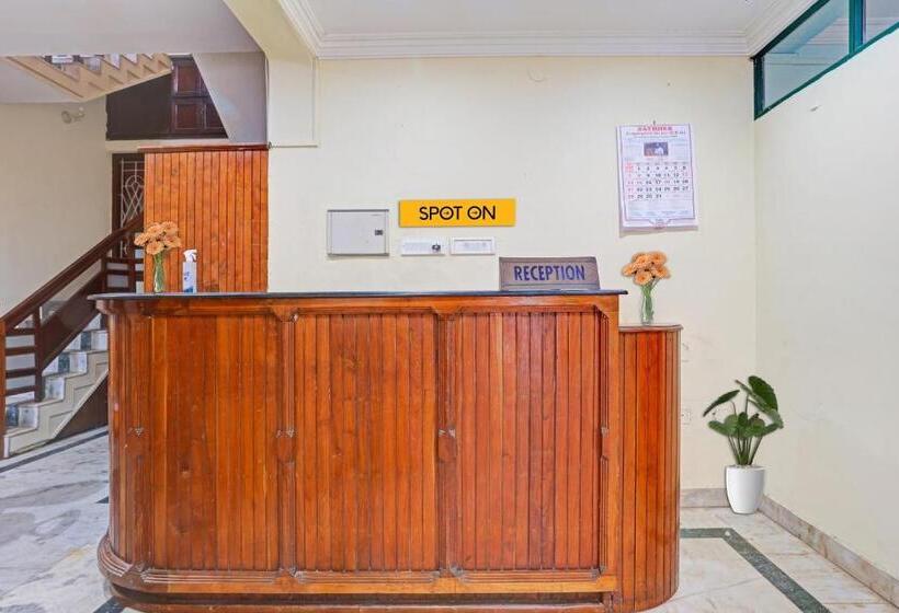 ホテル Spot On Greenland Residency