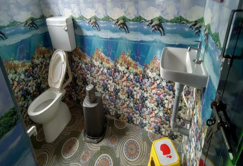 فندق Staymaker Roopa Lodge