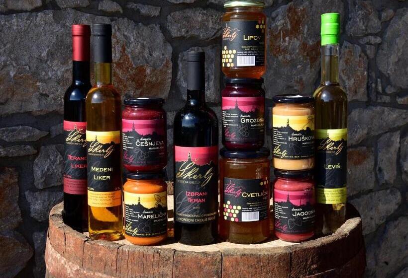 هتل Tourist Farm škerlj