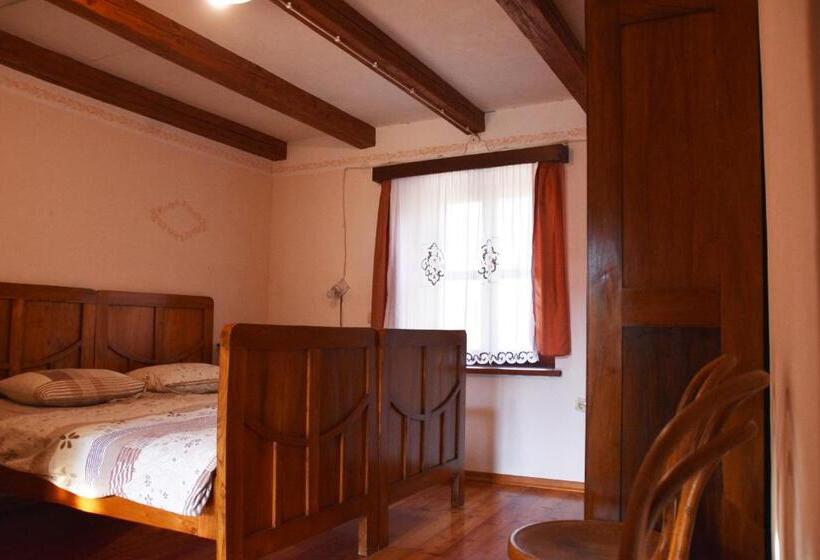 هتل Tourist Farm škerlj