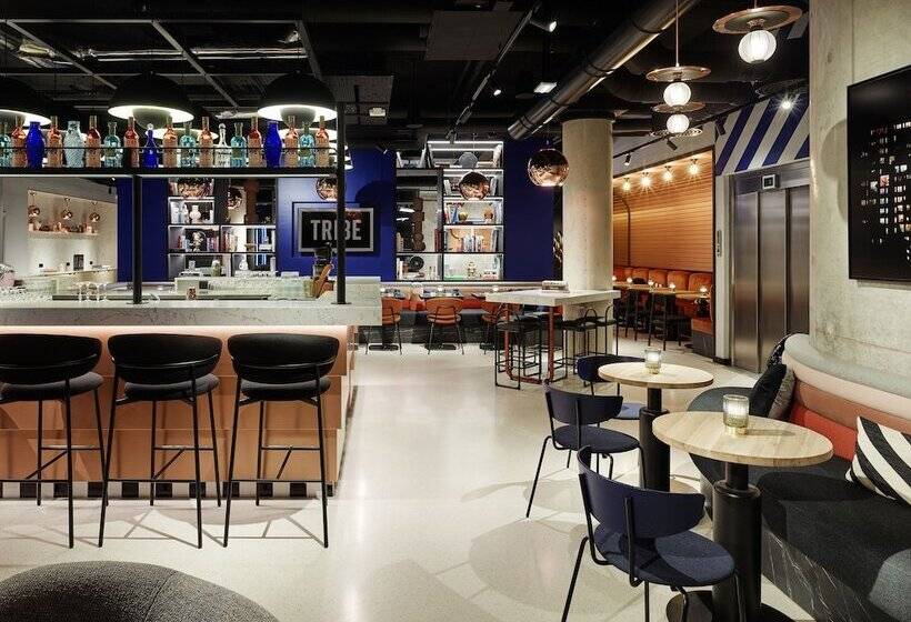 Отель Tribe Paris Saint Ouen