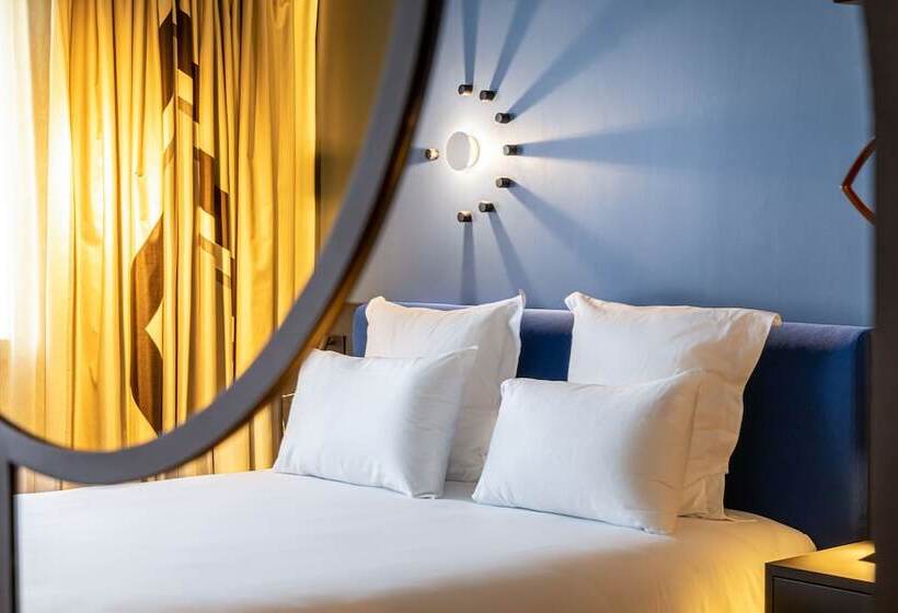 Отель Tribe Paris Saint Ouen