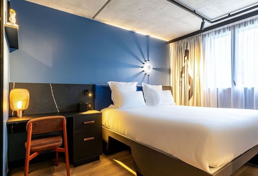 Отель Tribe Paris Saint Ouen