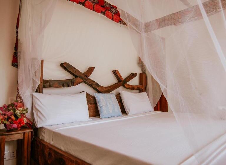 La Playa Paradise Resort