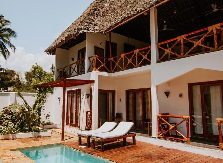 La Playa Paradise Resort