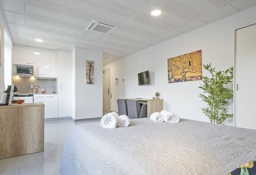 Les Begues Apartments