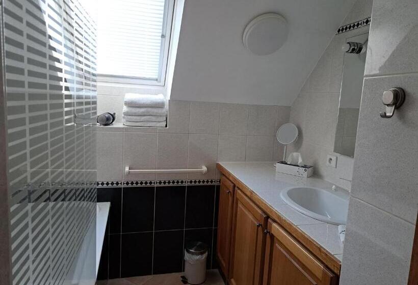 膳宿费 Au Chat Perché Espace Familial