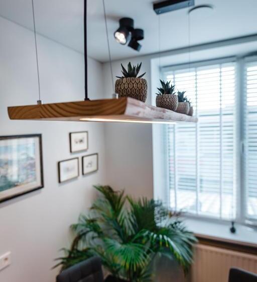 پانسیون Birch Alley Self Check In