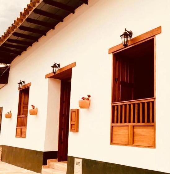 بنسيون Casa Santo Domingo Guadalupe Santander