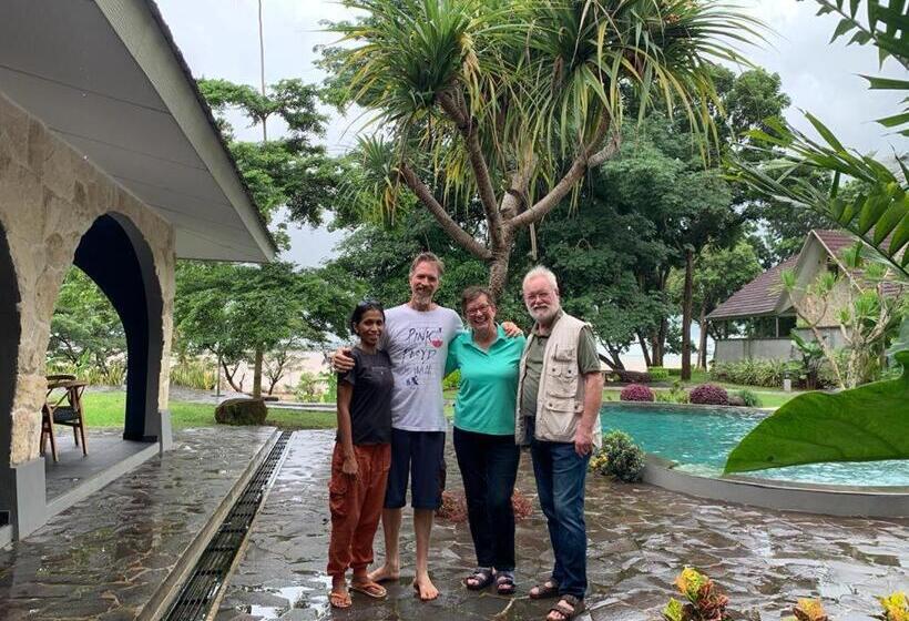 بنسيون La Collina Villa