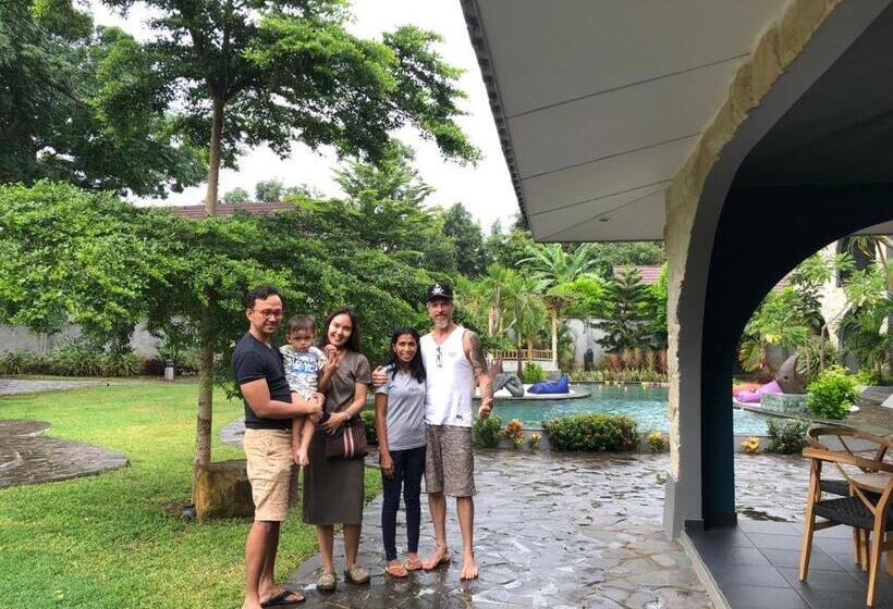 بنسيون La Collina Villa