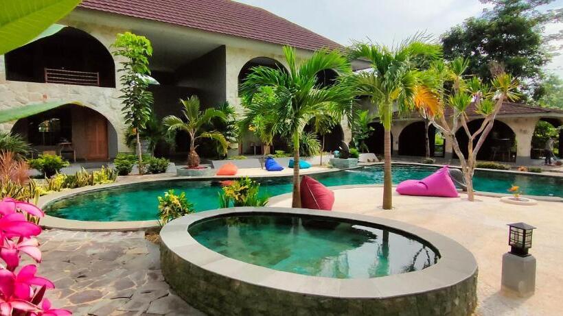 بنسيون La Collina Villa