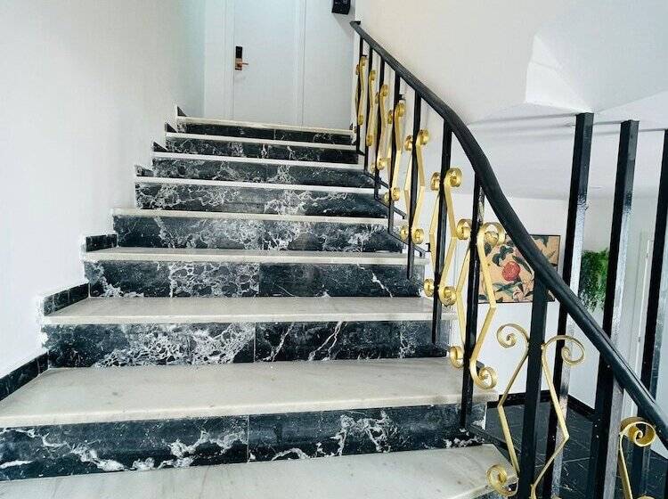 פנסיון Sl Marbella