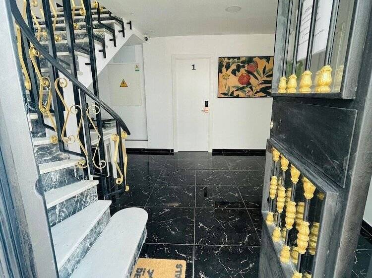 פנסיון Sl Marbella