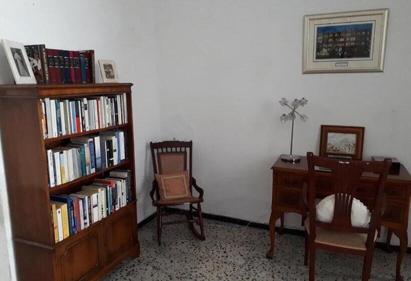 پانسیون The Jasmine House