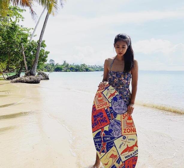 استراحتگاه Kohmak Homehug&beachclub