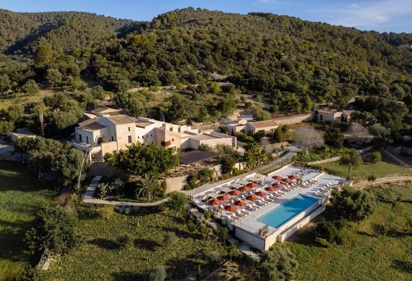 The Lodge Mallorca, Small Luxury Hotels