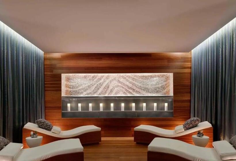 Vdara Studio Suite 011 Pool View Free Valet Parking