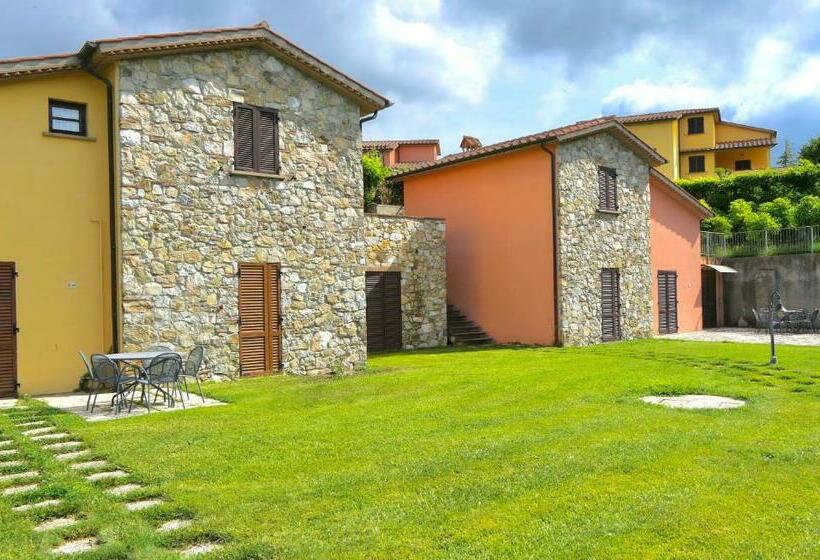 Apartments In Residence With Swimming Pool In Riparbella