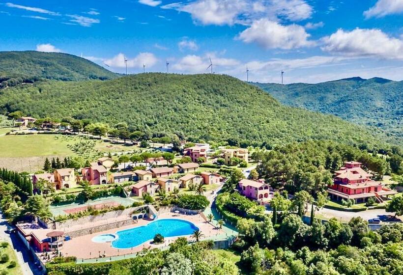 Apartments In Residence With Swimming Pool In Riparbella