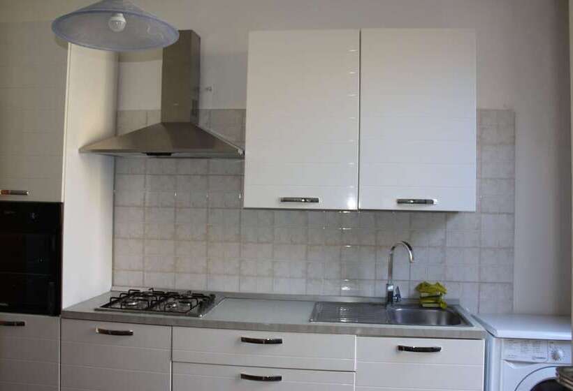 مبيت وإفطار Tra L Etna E Il Mare Via Oberdan