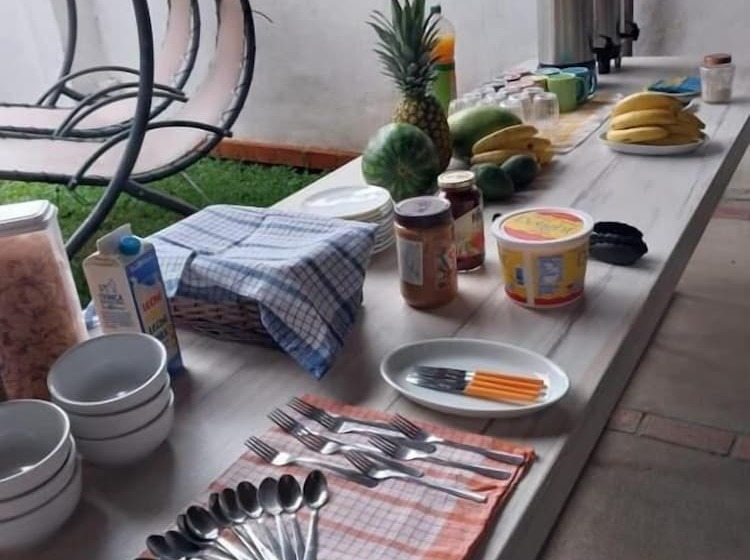 تختخواب و صبحانه Casa Escalante Hostel