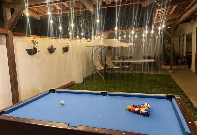 تختخواب و صبحانه Casa Escalante Hostel