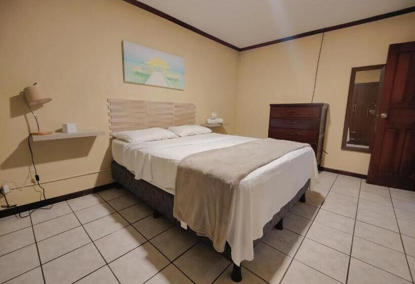 تختخواب و صبحانه Casa Escalante Hostel