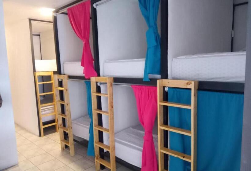 تختخواب و صبحانه Casa Escalante Hostel