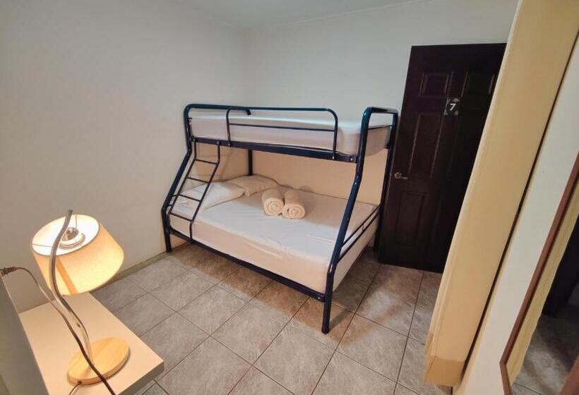 تختخواب و صبحانه Casa Escalante Hostel