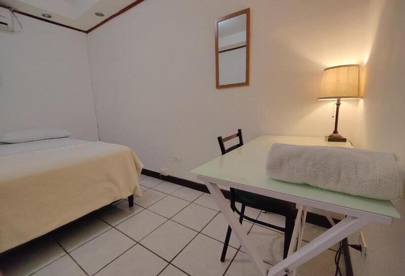 تختخواب و صبحانه Casa Escalante Hostel